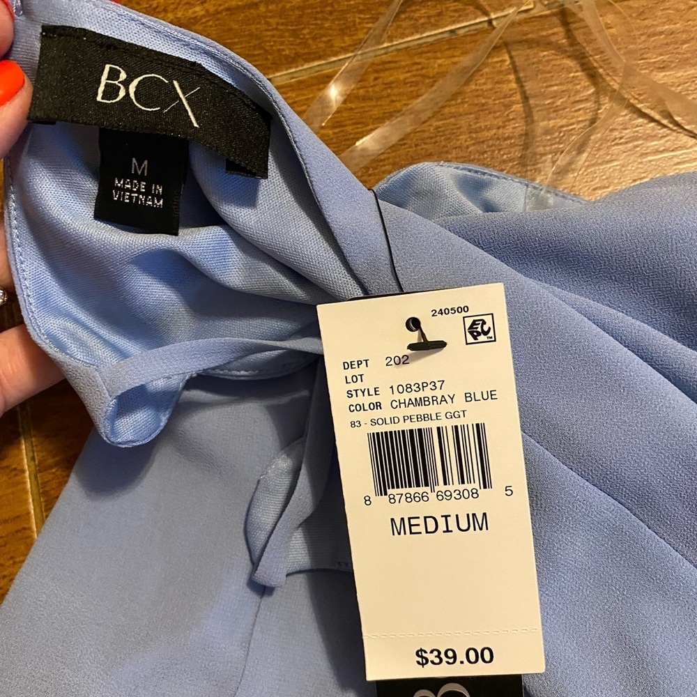 New Nwt BCX Light Blue Blouse Top Sleeveless Tank  Cami Size M Scallop Layered - Picture 4 of 5